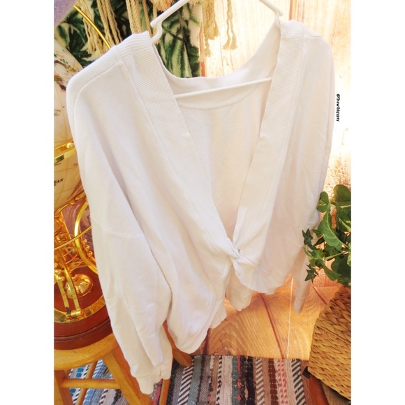 Aerie beachy twist back oversized sweater 🌊 - Picture 2 of 5